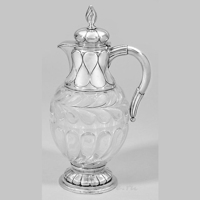 Extremely rare crystal glass carafe by Peter-Karl Fabergé.