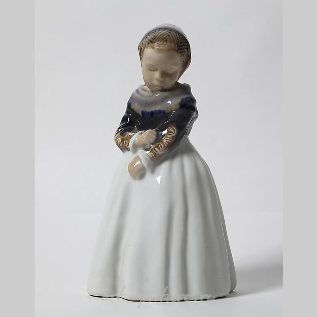 Амагерская девочка. Дания, г. Копенгаген, Royal Copenhagen