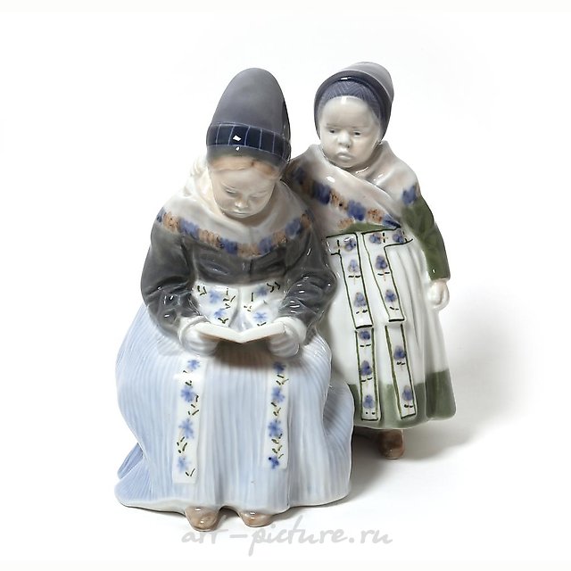 A couple of girls. Denmark, Copenhagen, Royal Copenhagen.