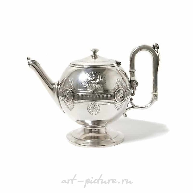 银茶壶。美国，Gorham设计梅达利昂