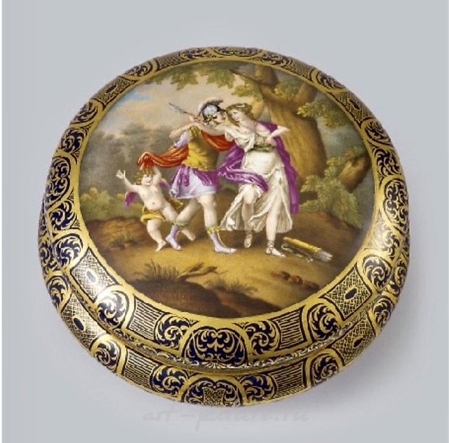 ROYAL VIENNA PORCELAIN BOX