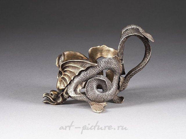 MASSIVE TEA LIGHT HOLDER WITH DRAGON