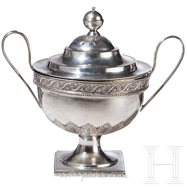 Серебряная чаша