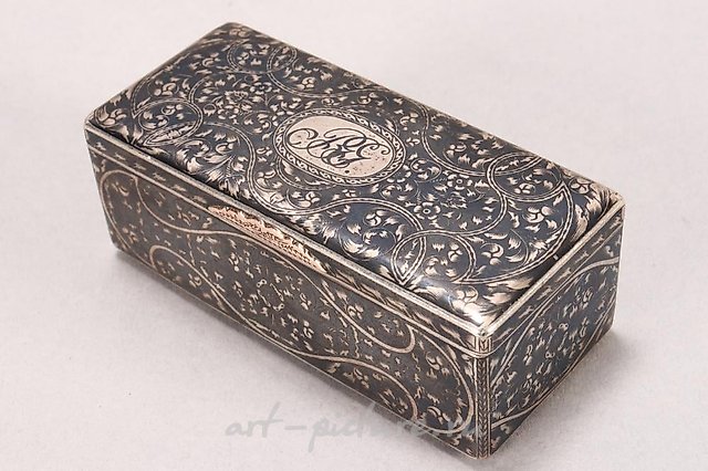 19th century Russian silver snuffbox with enamel.