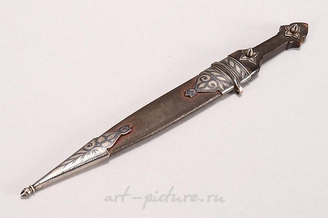 Серебряный кинжал
