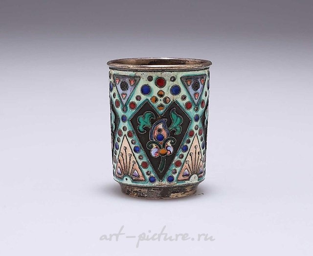 A RUSSIAN SILVER AND ENAMEL SMALL BEAKER CUP