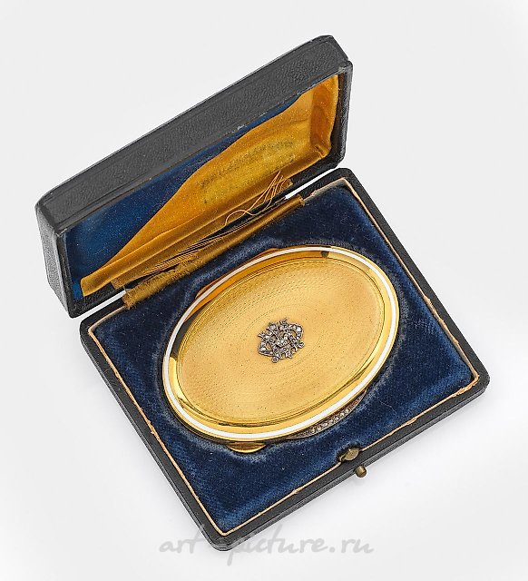 优雅的珐琅盒，风格仿卡尔·法贝热