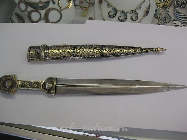 Русский ниеллированный серебряный кавказский кинжал Уртаева 36 см