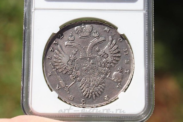 Русская серебряная монета Анны Иоанновны 1732 года