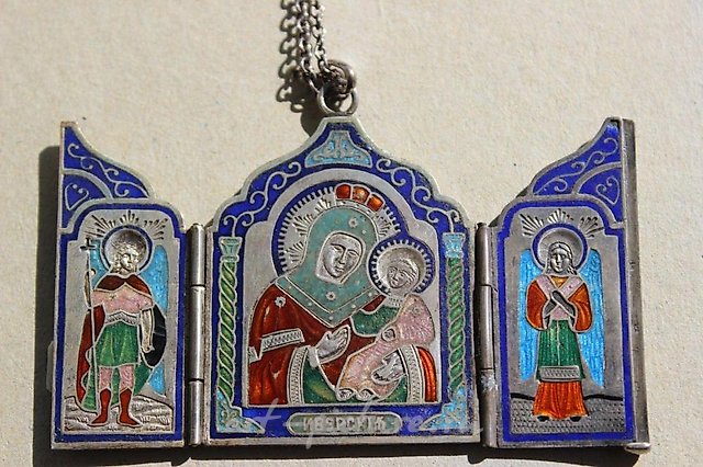 Иконостас Фаберже из эмалированного серебра, Иверская Богоматерь