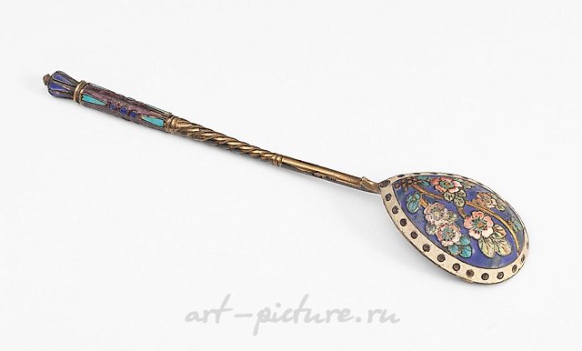 Русская ложка, ок. 1900 г. Серебро и эмаль. Присутствуют клейма...