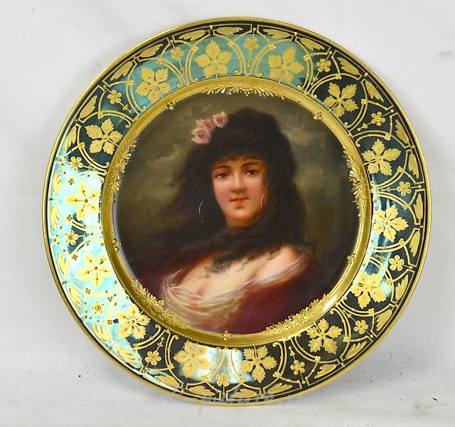 Royal Vienna  тарелка с портретом дамы