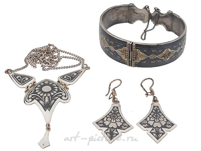 Набор серебряных украшений с цветочным ниелло-декором