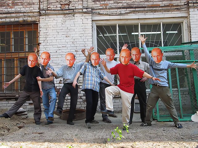Kids from our Block, 2004, color photo, 60x80