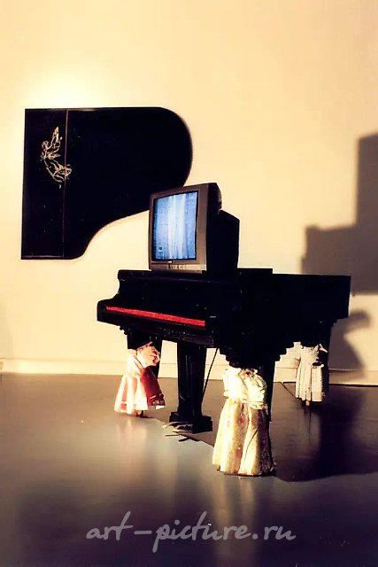 Монструация, 2004, инсталляция