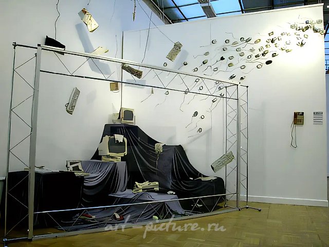 «451°F», 2004, инсталляция