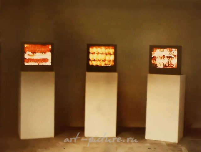 "Hendl Triptych", 1998, Videoinstallation, 3 tv screens, 3 min., loop,