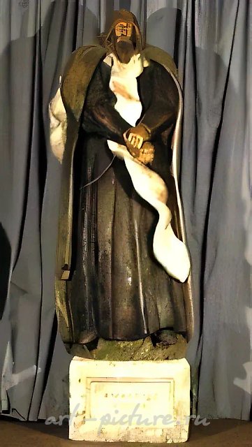 Александр Пересвет, 1978, красное дерево, тонировка, 200х80х75