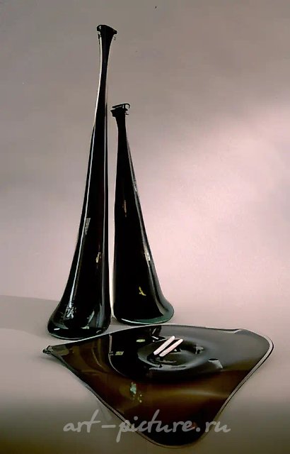 Время тянется              (3 предмета), 1989, стекло, гутная техника, высота 50, 70 Собственность автора