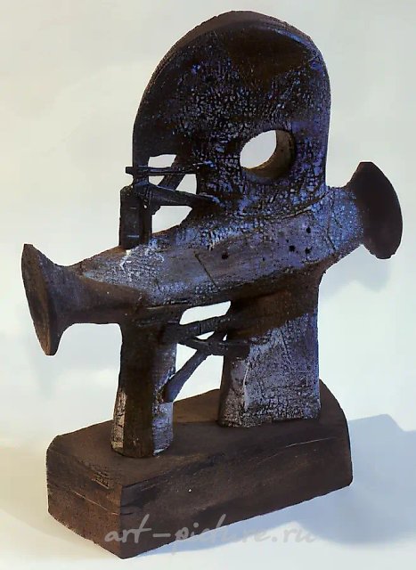Фигура К, 1985, шамот, ангоб, соли, 60х45х15. Собственность автора