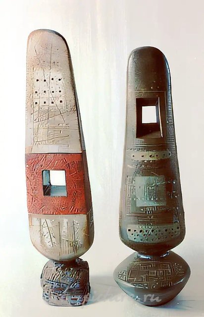 Хачкары (памяти Параджанова). Диптих, 1991, шамот, ангоб, соли, оксиды, эмаль, глазурование, 112х26х17, 105х3