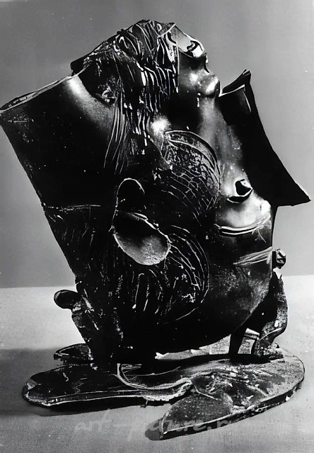 Heavy Burden, 1985, bronze, 23x17x14. Author`s property