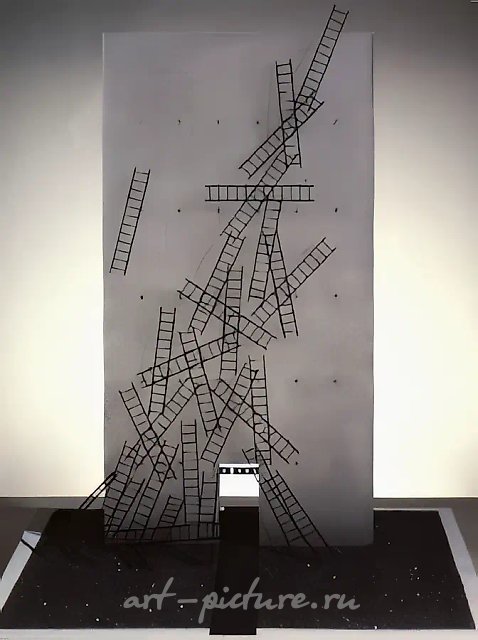 Монумент Пожарной Эвакуации, 1989, стена, 30 пож. лестниц, 30 пож. гидрантов,   Посвящается пожарным, погибшим при исполнении служебного долга.В соавторстве с Сергеем Подъемщиковым.