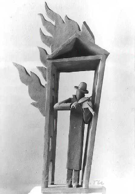 Скрипач, 1993, дерево, 70х25х25. Собственность автора