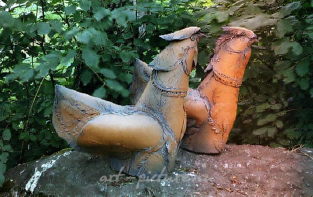 Птицы, 1984, шамот, глазурь, соли, высота 35