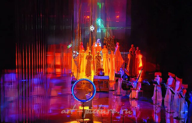 Вечерня Девы Марии, 2009, фотодокументация постановки,   "Vespro della Beata Vergine" Клаудио Монтеверди, постановка Олега Кулика, Театр Шатле, Париж, Франция