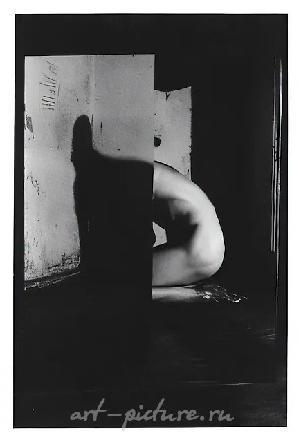 Человек и зеркало, 1993, ч/б фотография, 50х60 Владелец К. фон Фигура,Геттингем, Германия.