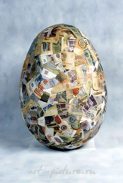Яйцо "Дорогое", 1995, Папье-маше, деньги, 50 х 30 см Собственность автора
