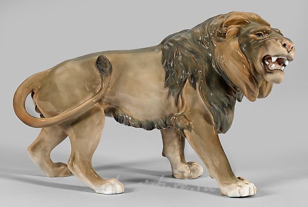Lot 587: Roaring Lion
