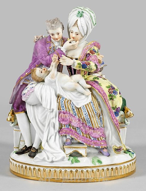 Round and perceptive figure group "The Joys of Marriage"