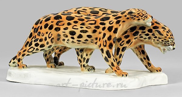 Great Figure Group "Leopard Pair"