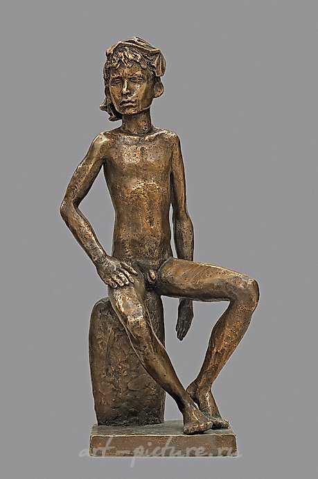 The translation of the text is: "Boy on a stone. 1983. Bronze. 35x15x13 cm."