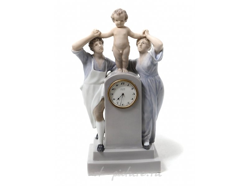 Zenith Clock. Porcelain. Royal Copenhagen, 1898-1923.