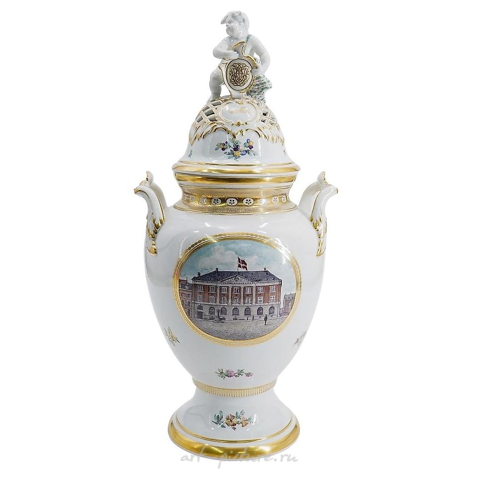 Unique vase from Royal Copenhagen.