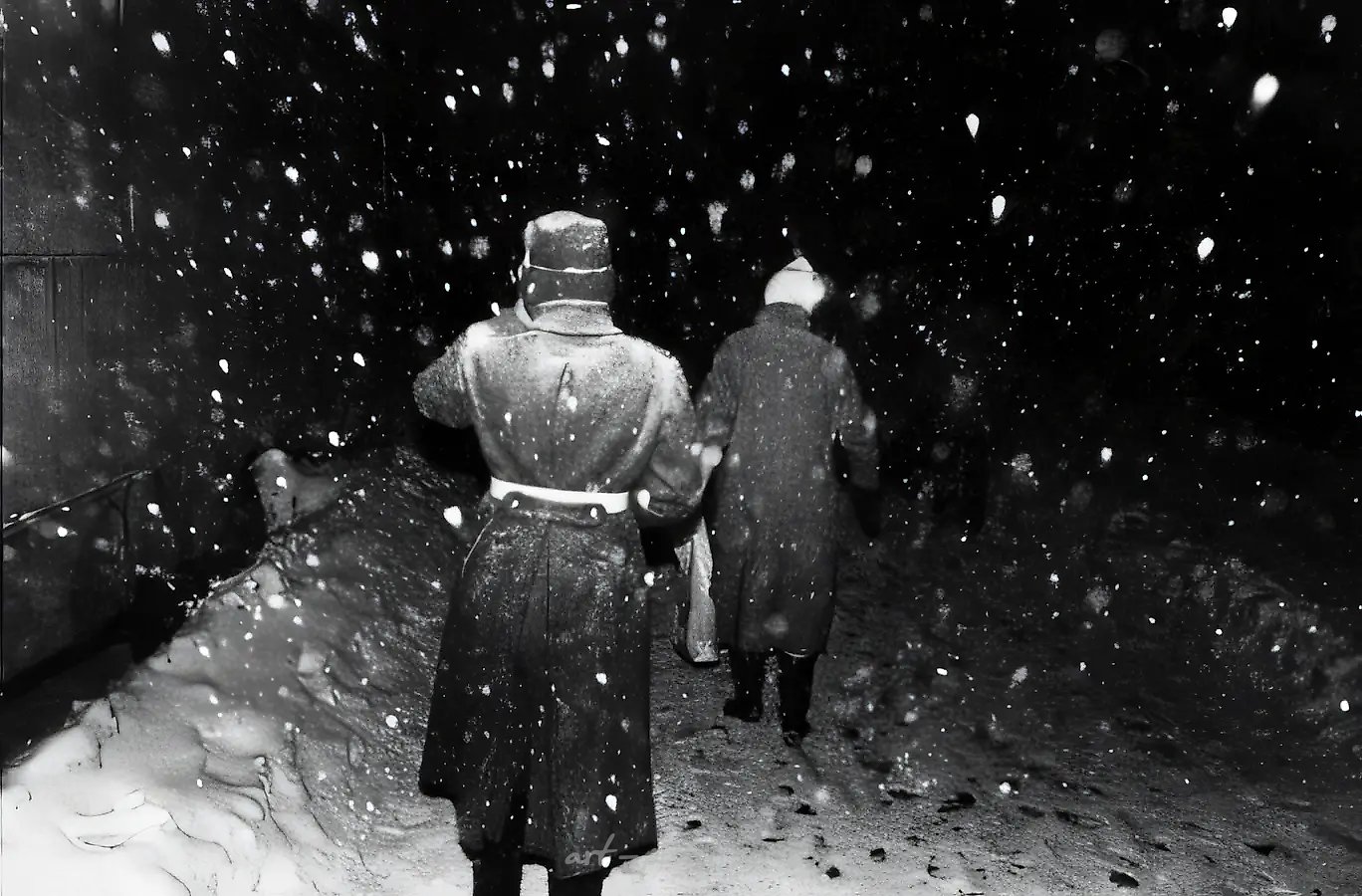 Из проекта «Тяжёлое дыхание зимы» (2004–05), 2005, ч/б фото, 30x40 см