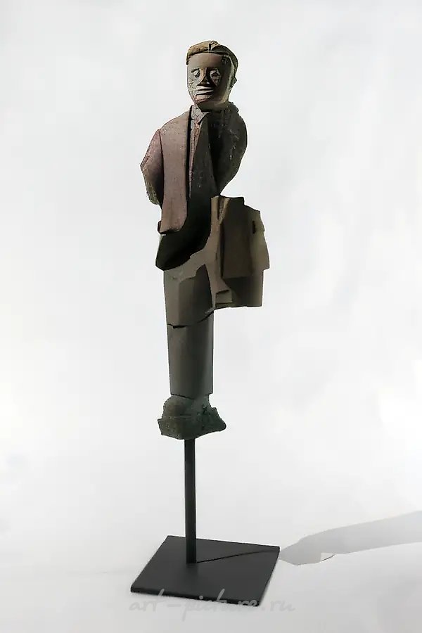 Бюрократ, 2009, бронза, натуральная патина и сталь, 72 3/4 x 17 1/2 x 17 1/2 дюйма