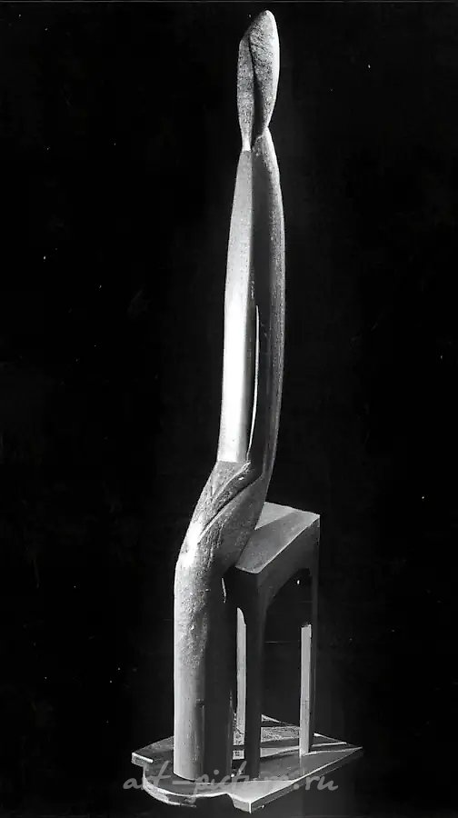 坐着的人,1990年,木雕,属国家特列季亚科夫画廊所有