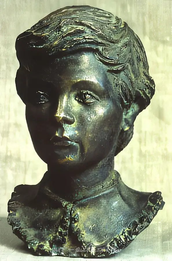 Портрет мальчика, 1993, бронза, 30х25х20 Собственность автора