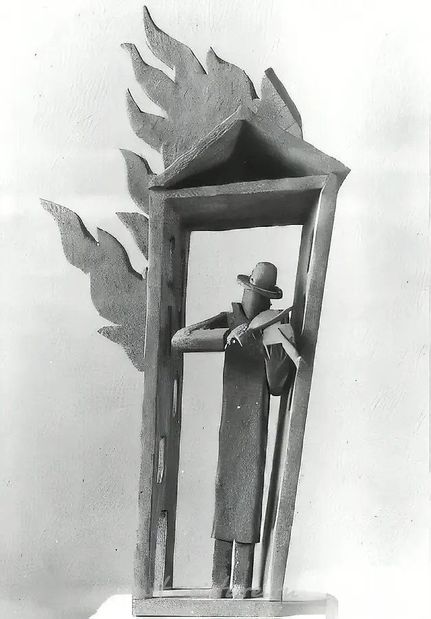 Скрипач, 1993, дерево, 70х25х25. Собственность автора