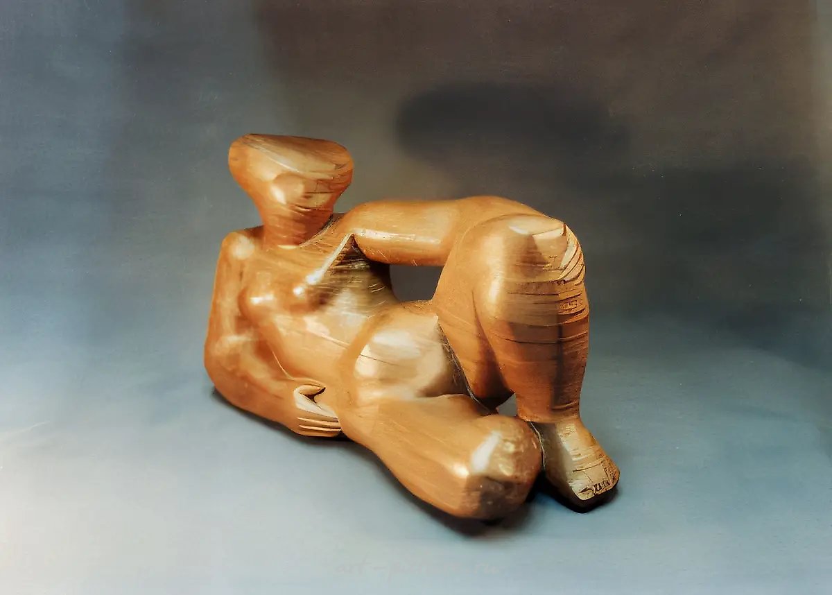 Полдень, 1994, красное дерево, 60 х 25 х 30 Частная коллекция