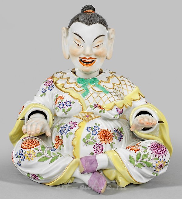 女性摇晃神仙