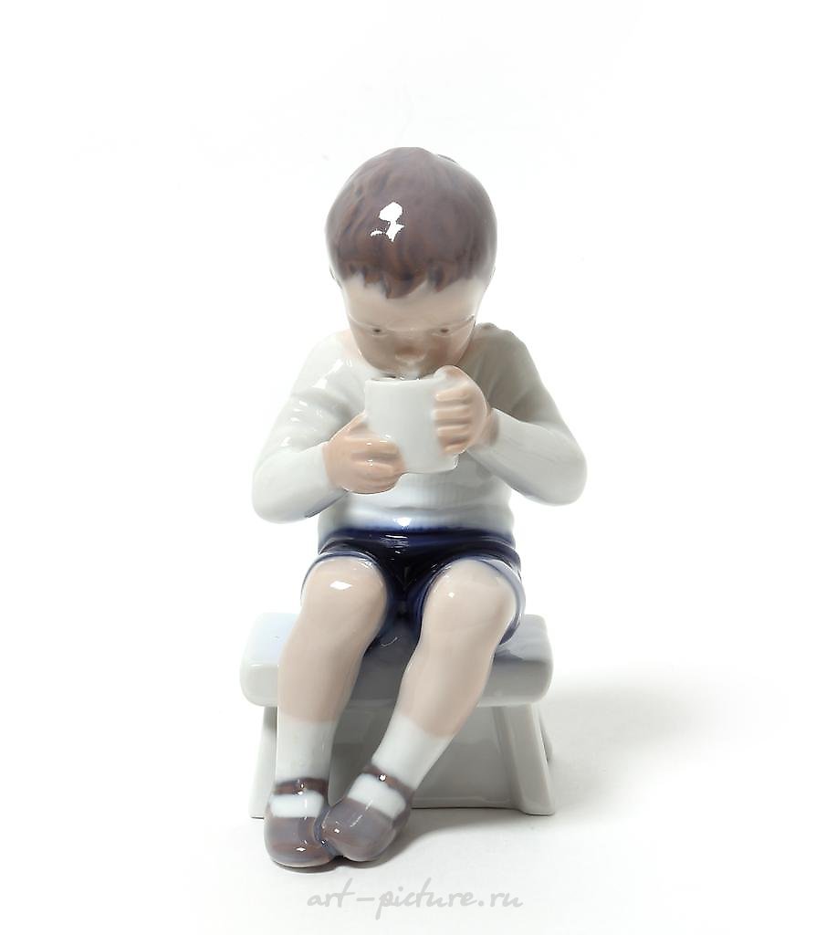 Victor. A boy drinking milk. Denmark, Copenhagen, Bing & Grondahl.