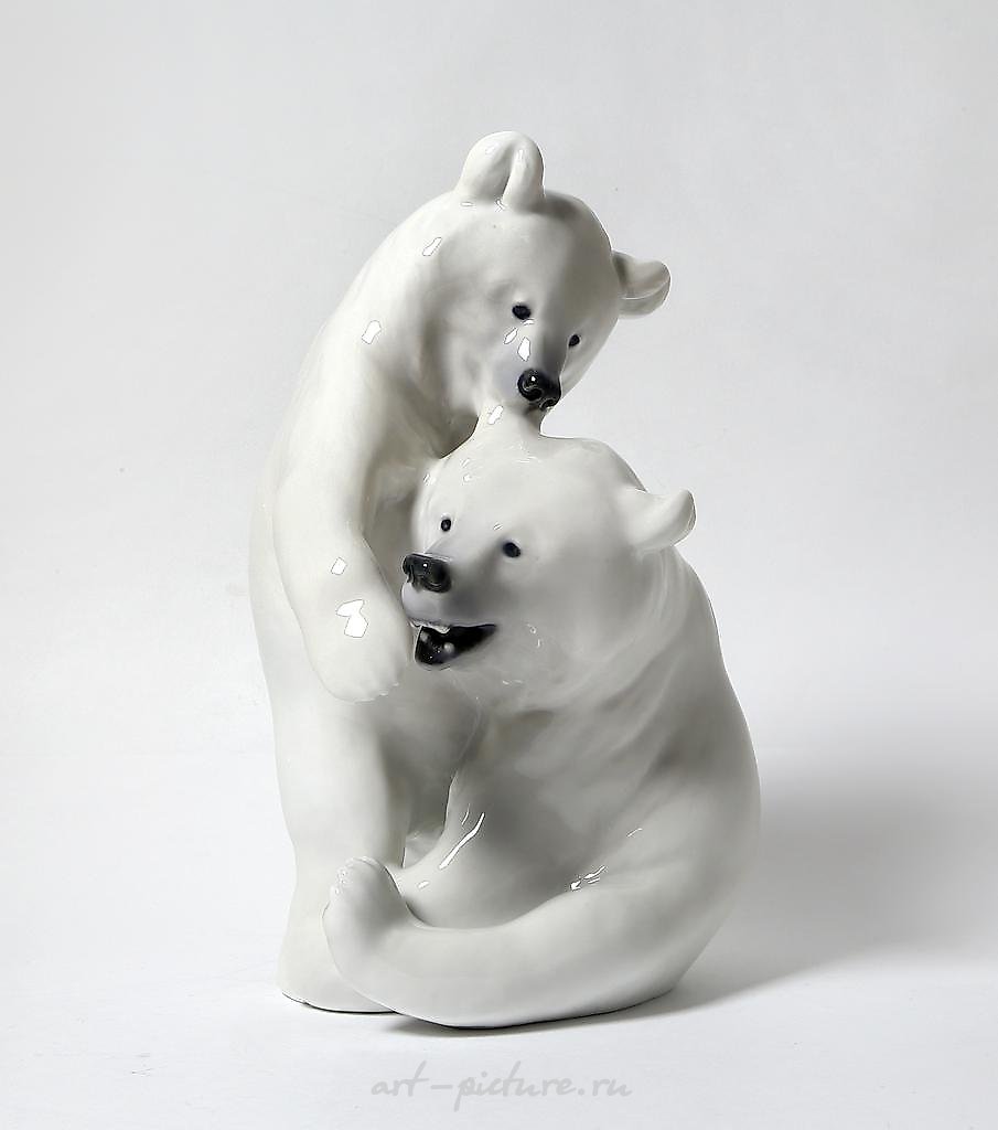 Пара играющих медведей. Дания, г. Копенгаген, Royal Copenhagen, 1898 - 1923 гг.