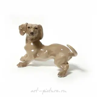 瓷制小雕像“腊肠犬”。Bing & Grondahl。