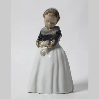 Амагерская девочка. Дания, г. Копенгаген, Royal Copenhagen