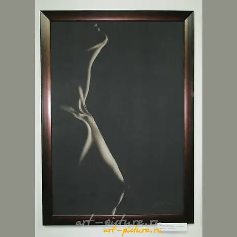 The translation of "Грация 3 холст" into English is "Grace 3 canvas."